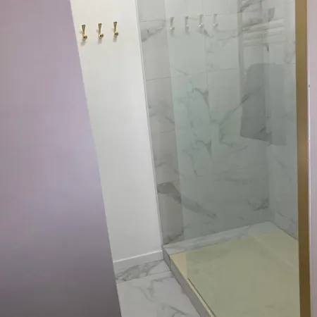 Bel Cosy A 80m De La *